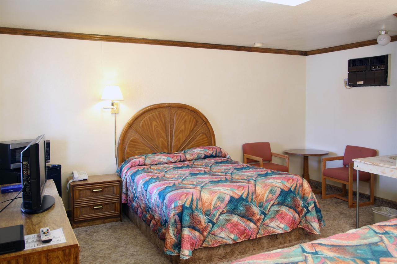 Dove Creek Inn 외부 사진